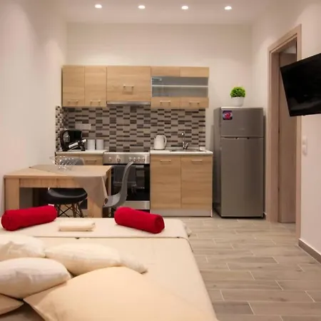 Modern Studio 1 @ Old Port!