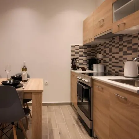 Modern Studio 1 @ Old Port! Apartment *